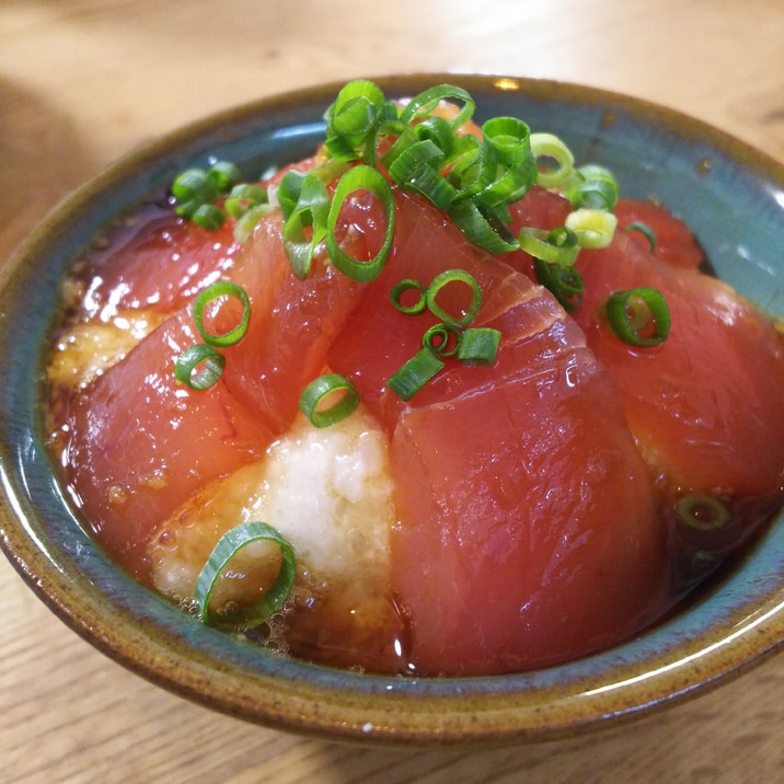 黄金比率の醤油だれで作る☆とろろマグロ丼